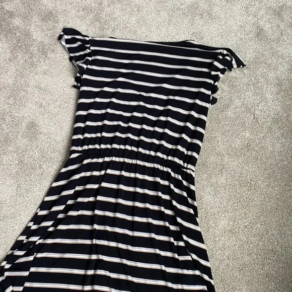 Maurices Stripe Flutter Sleeve Wrap Dress V-Neck Black White Tan Gray Size S - Picture 13 of 13